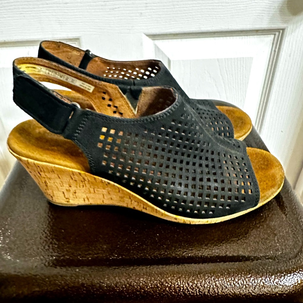 Rockport wedge